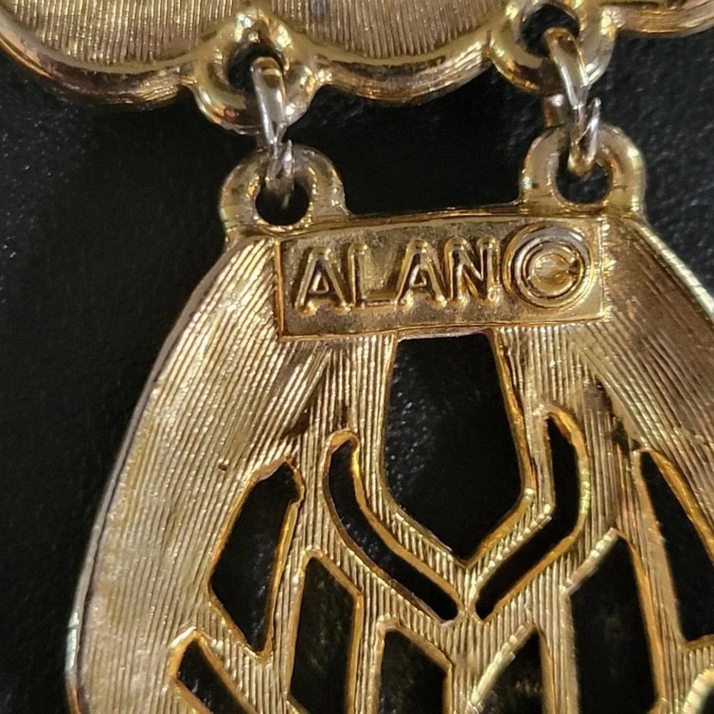 alano vintage articulated dog pendant gold tone 24in chain‎ kitsch vintage 70s